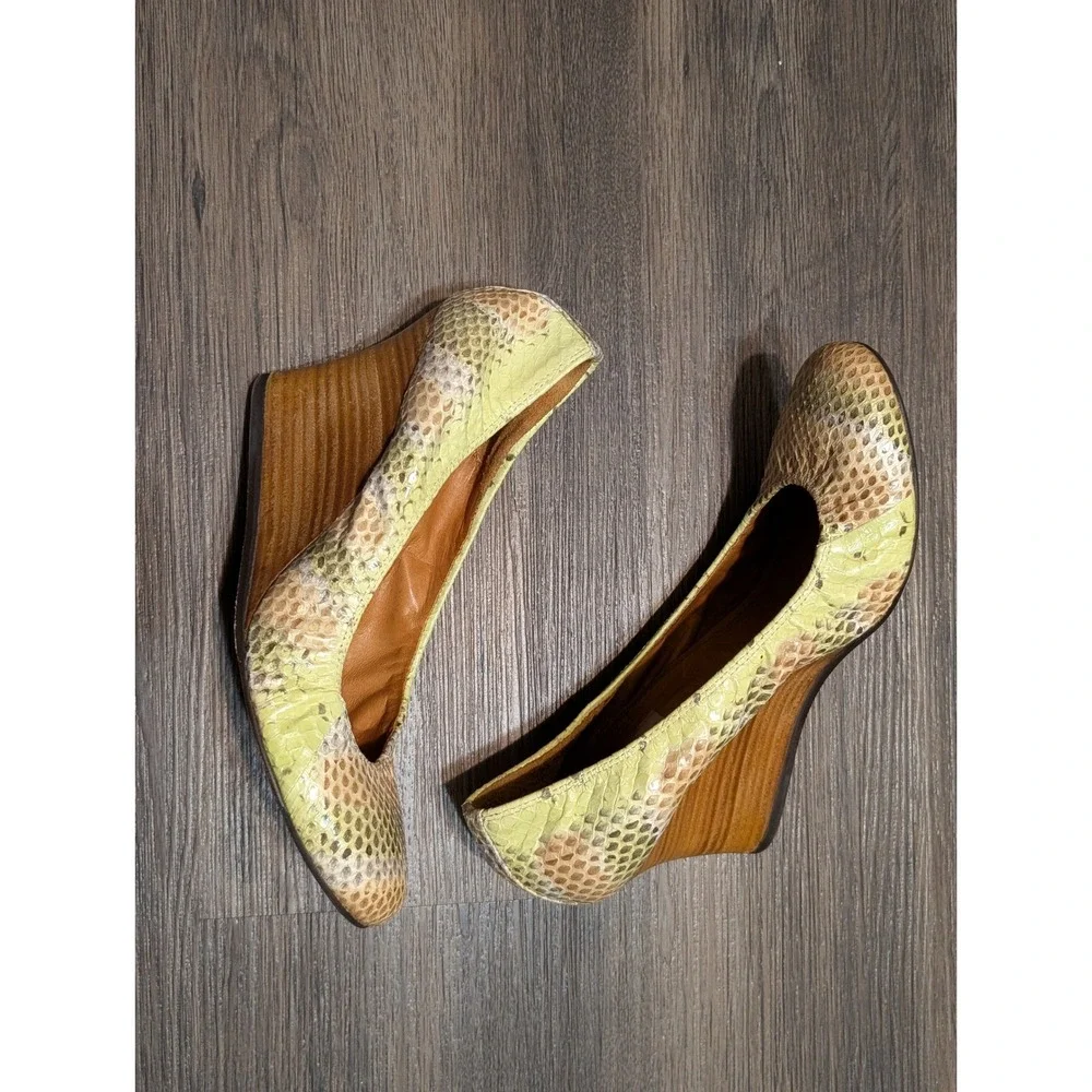 Lanvin Paris Snakeskin Print Leather Wedge Pumps Green Tan Wood Heel Size 40